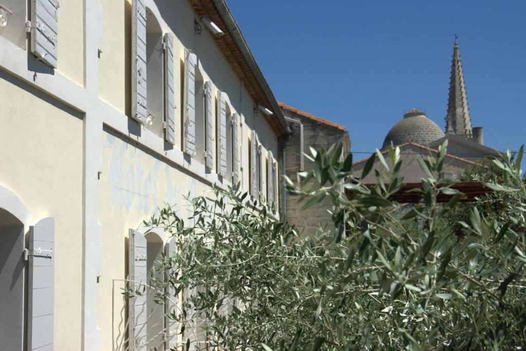 Hotel Du Cheval Blanc Saint-Rémy-de-Provence Exteriör bild